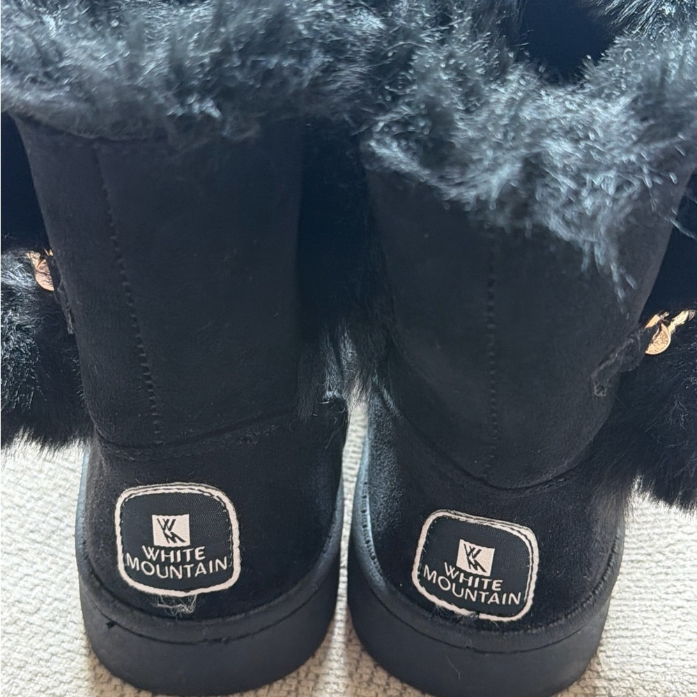 White Mountain Black Boots with Fur Trim